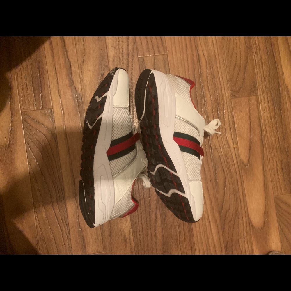 ❌❌sold❌❌Authentic ladies Gucci Sneakers - Picture 6 of 6
